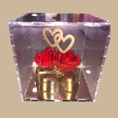 Κουτί plexiglass με καρδιές